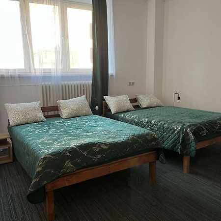 Tom Hostel Cracovie Extérieur photo