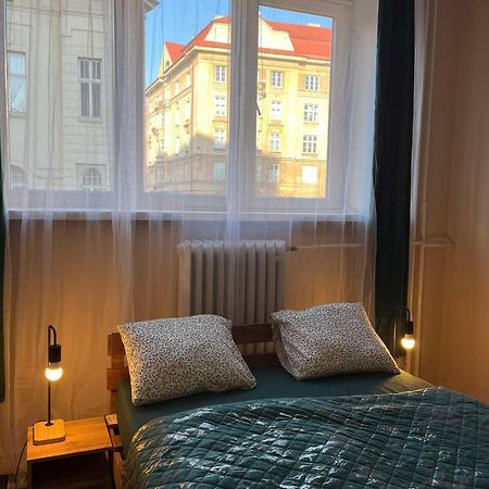Tom Hostel Cracovie Extérieur photo