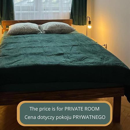 Tom Hostel Cracovie Extérieur photo