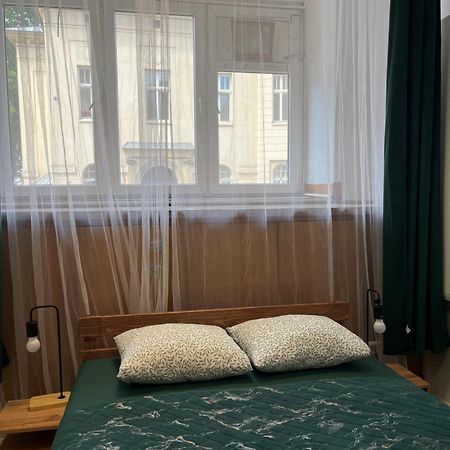 Tom Hostel Cracovie Extérieur photo