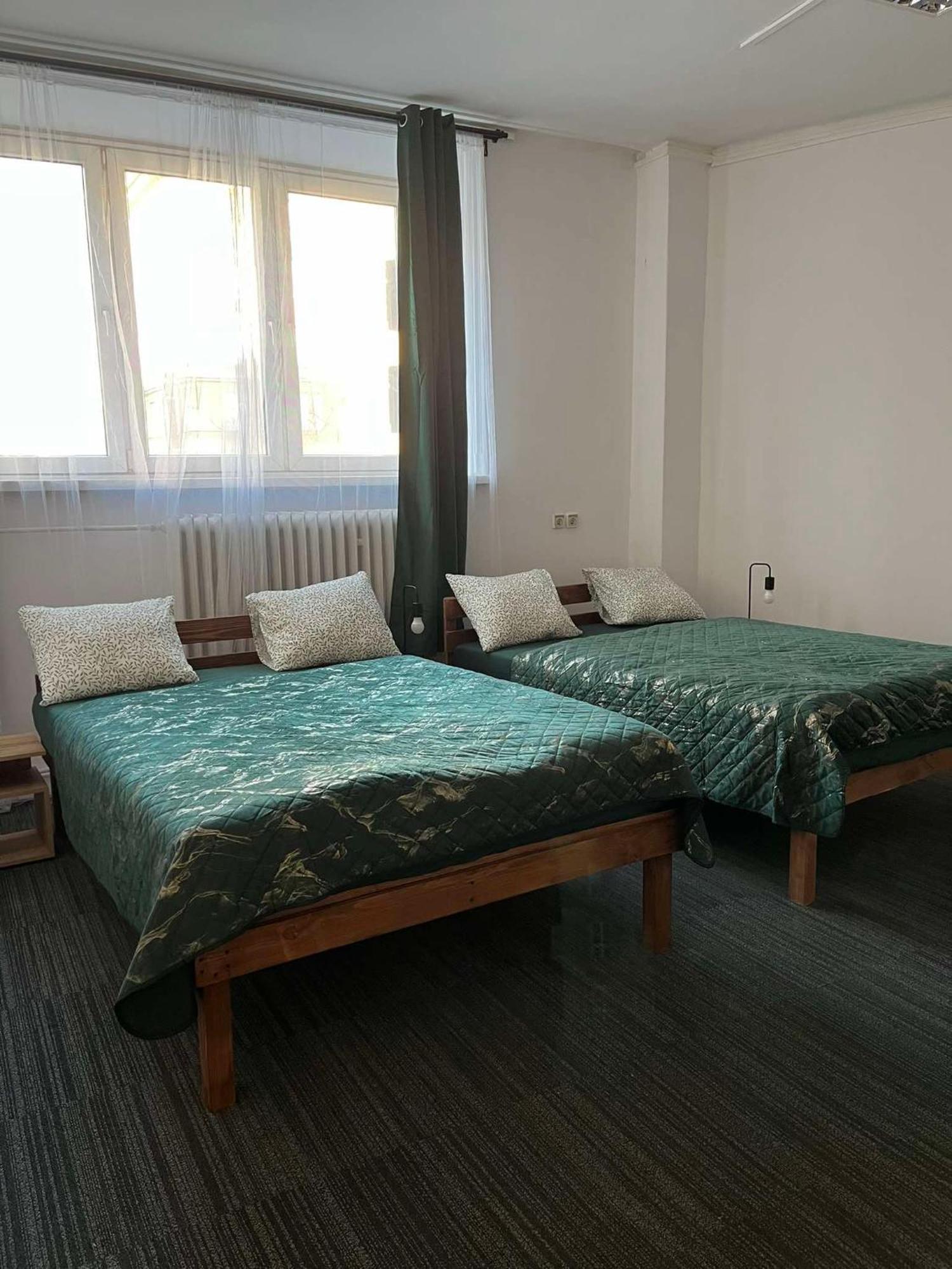Tom Hostel Cracovie Extérieur photo