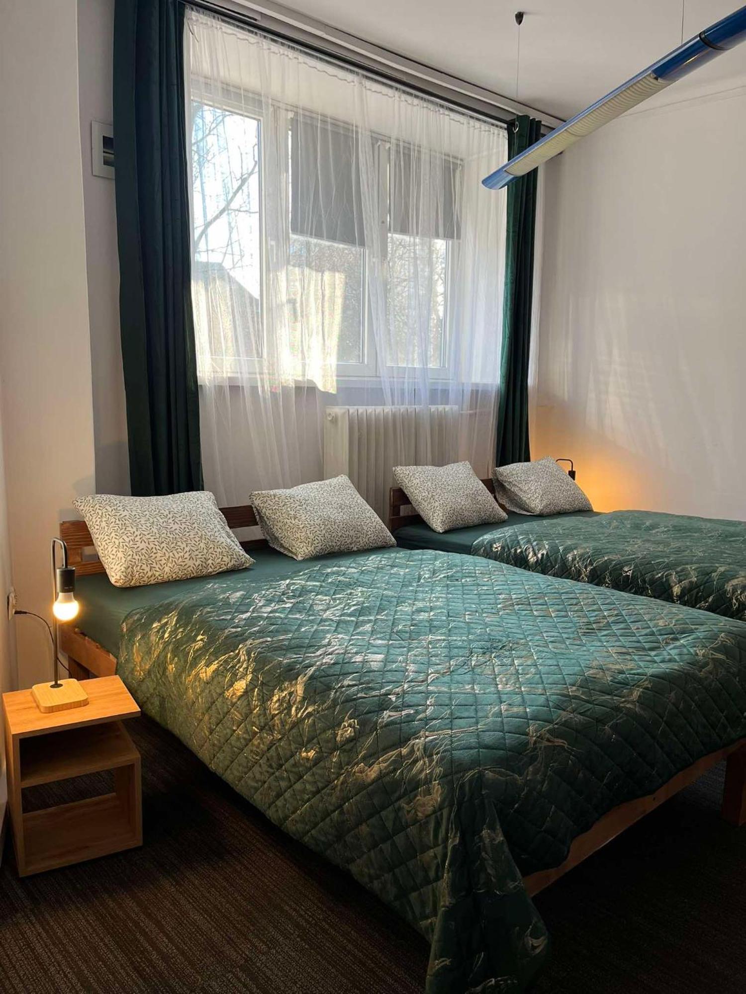 Tom Hostel Cracovie Extérieur photo