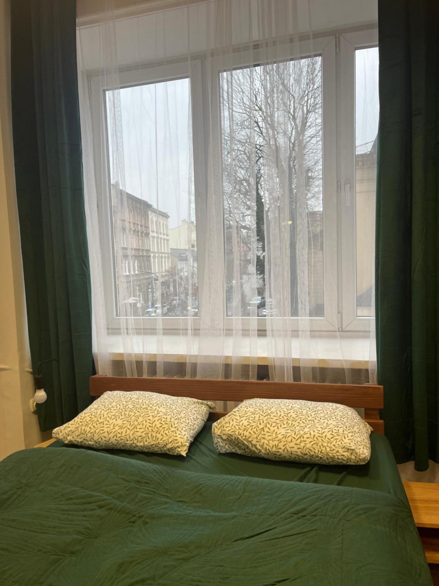 Tom Hostel Cracovie Extérieur photo