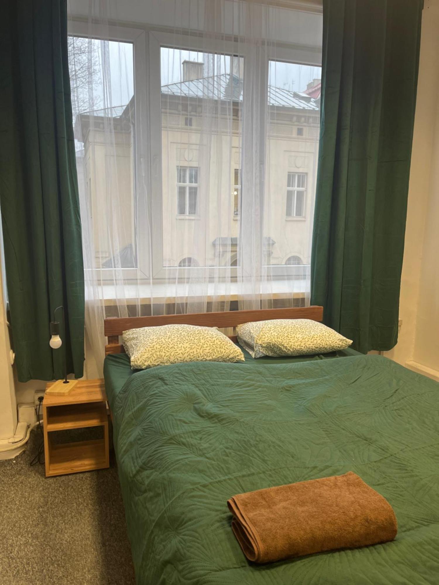 Tom Hostel Cracovie Extérieur photo