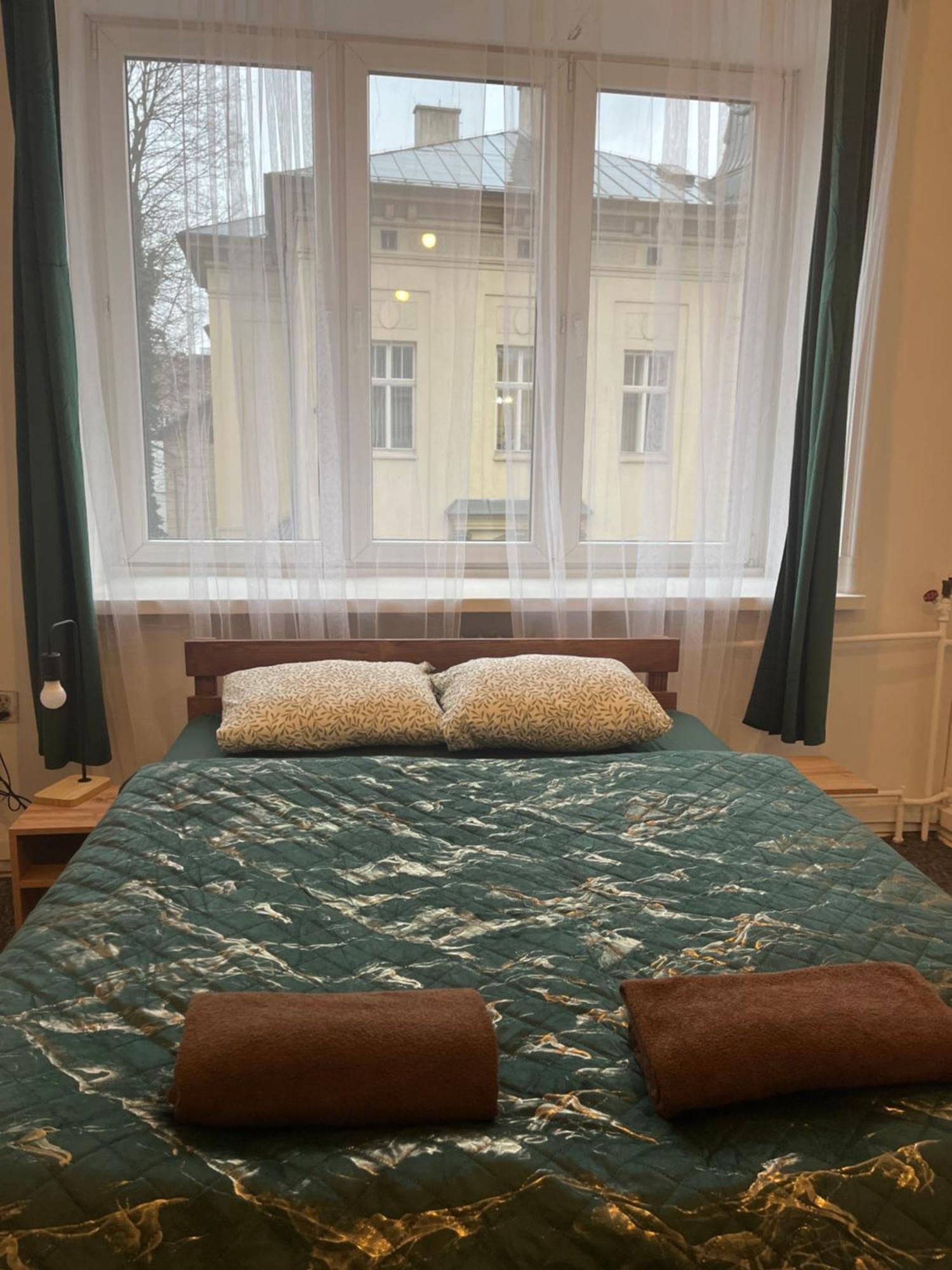 Tom Hostel Cracovie Extérieur photo