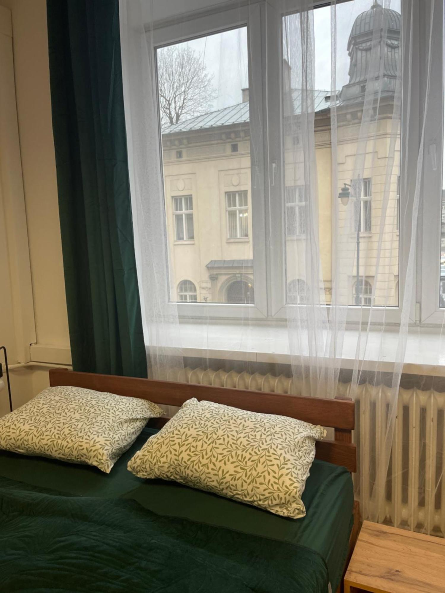 Tom Hostel Cracovie Extérieur photo
