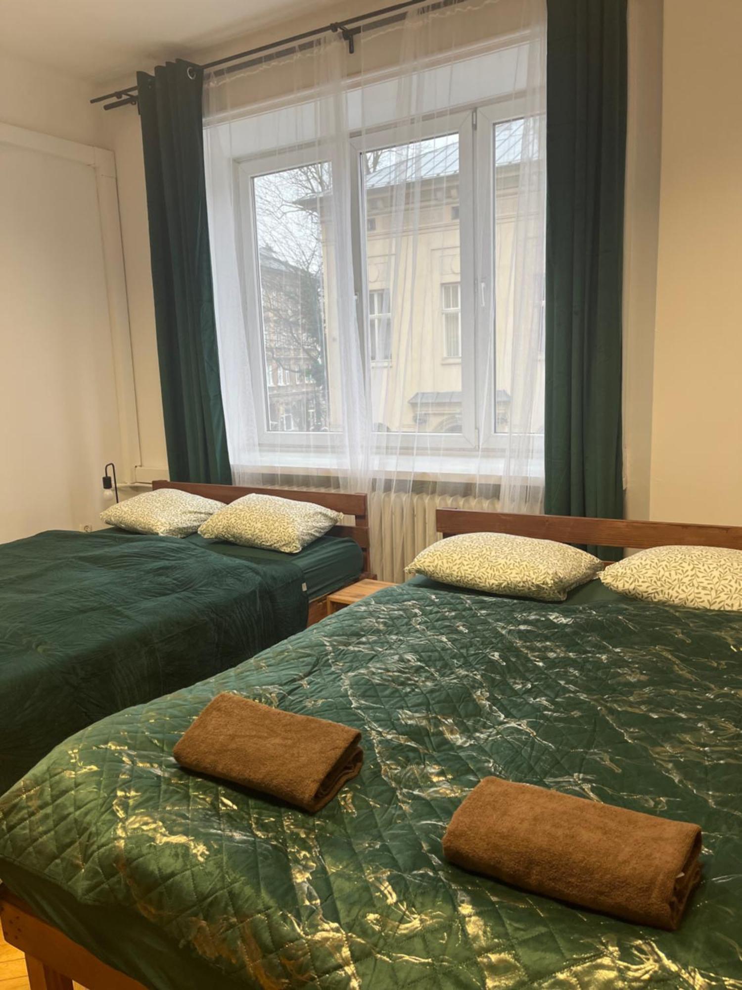 Tom Hostel Cracovie Extérieur photo