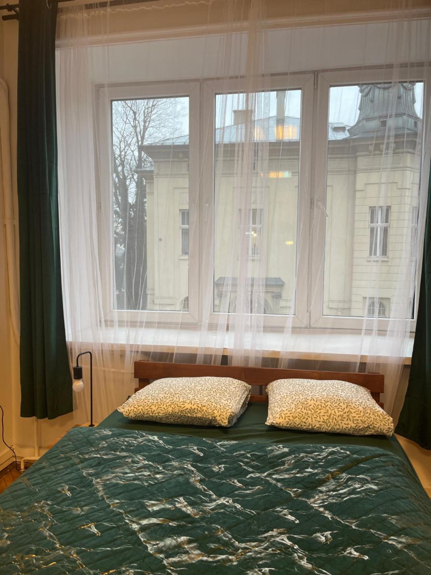 Tom Hostel Cracovie Extérieur photo
