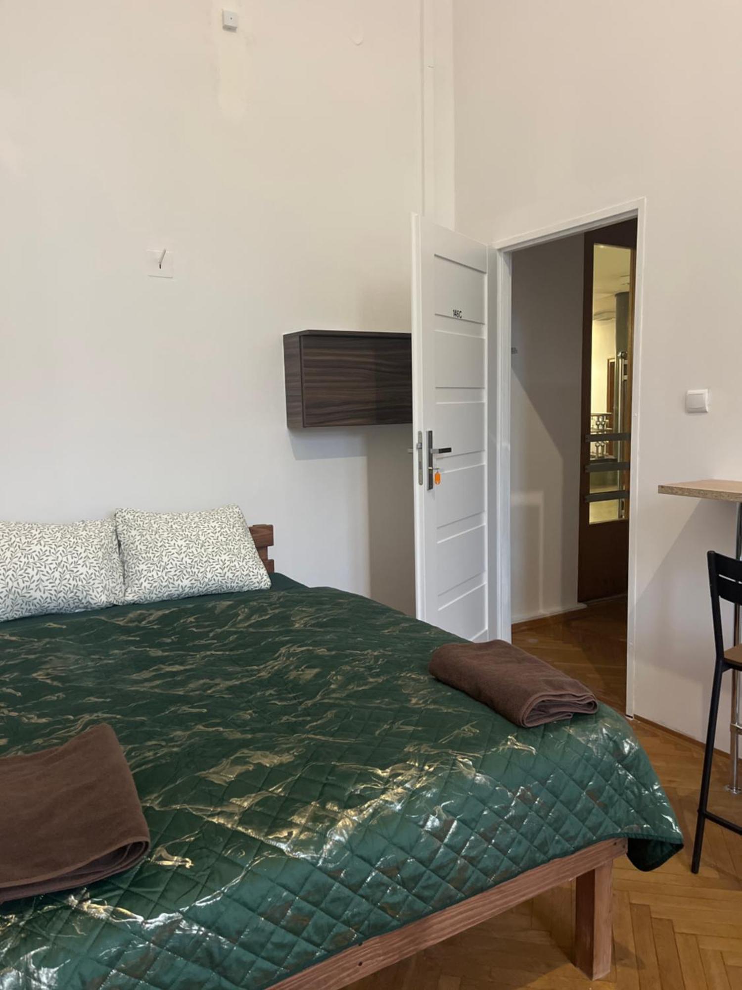 Tom Hostel Cracovie Extérieur photo