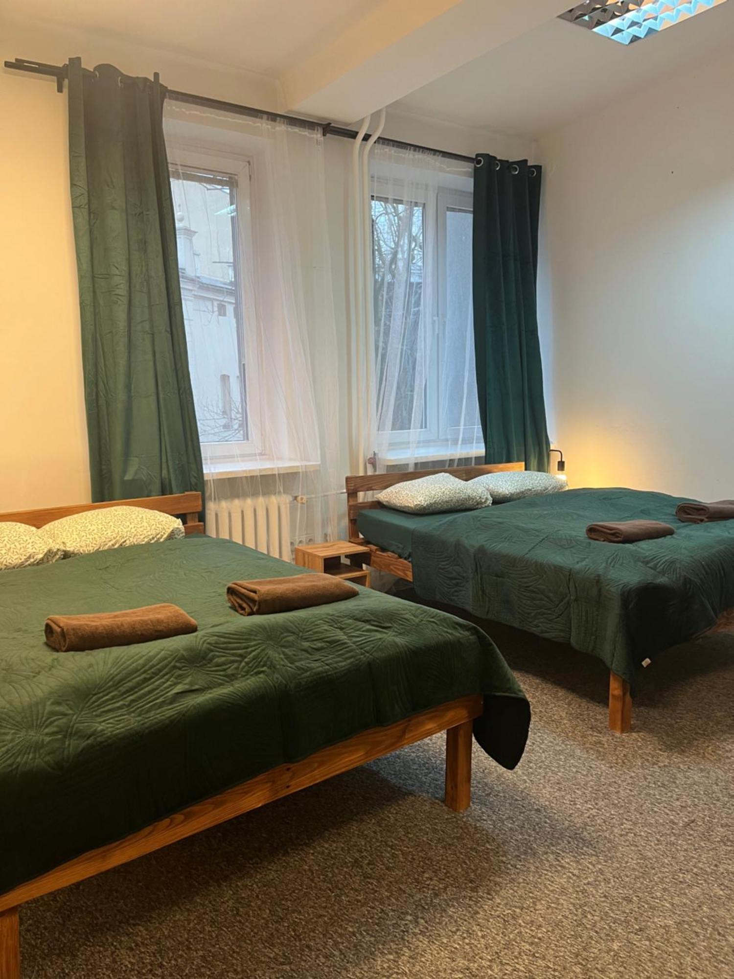 Tom Hostel Cracovie Extérieur photo
