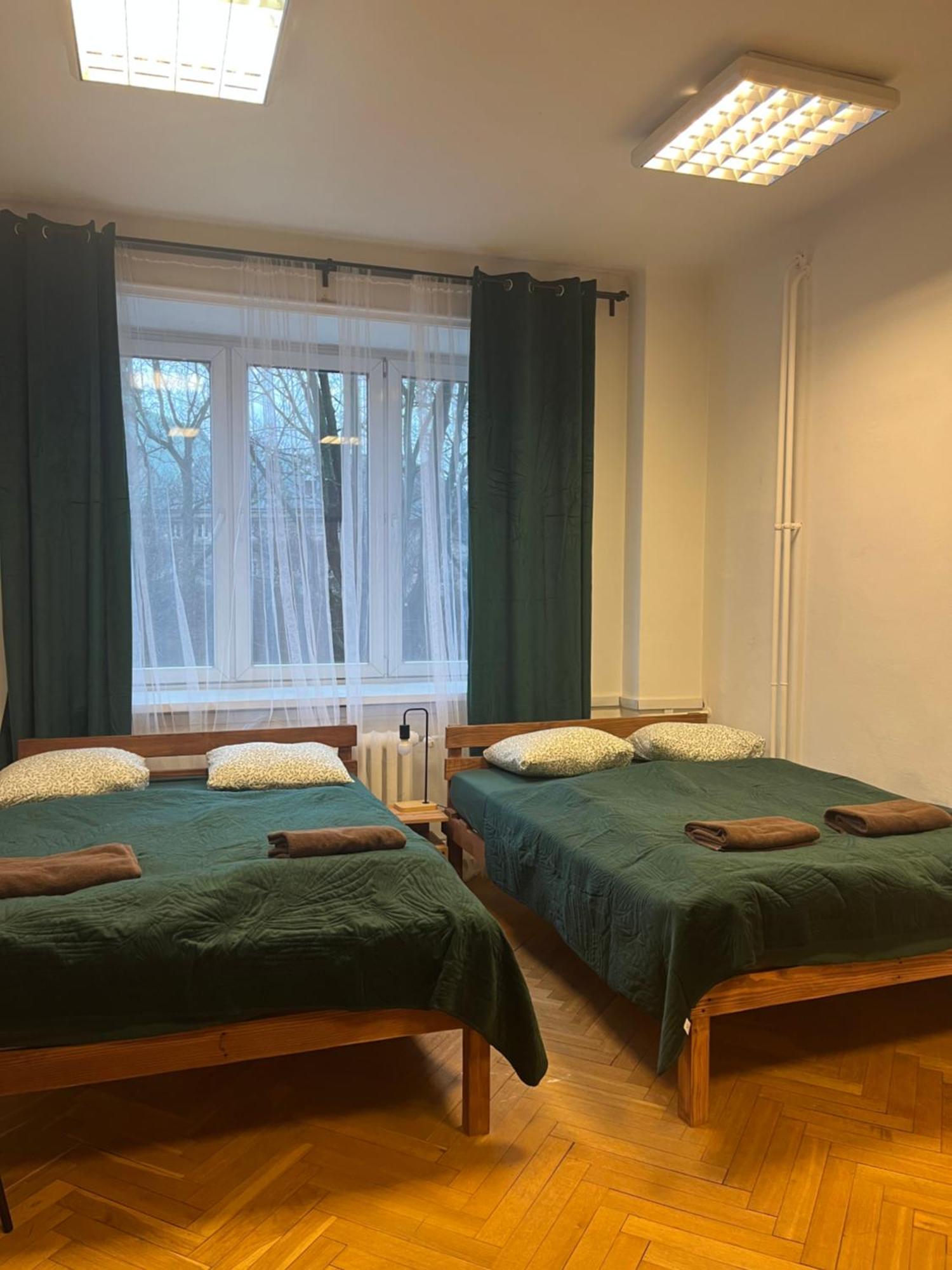 Tom Hostel Cracovie Extérieur photo
